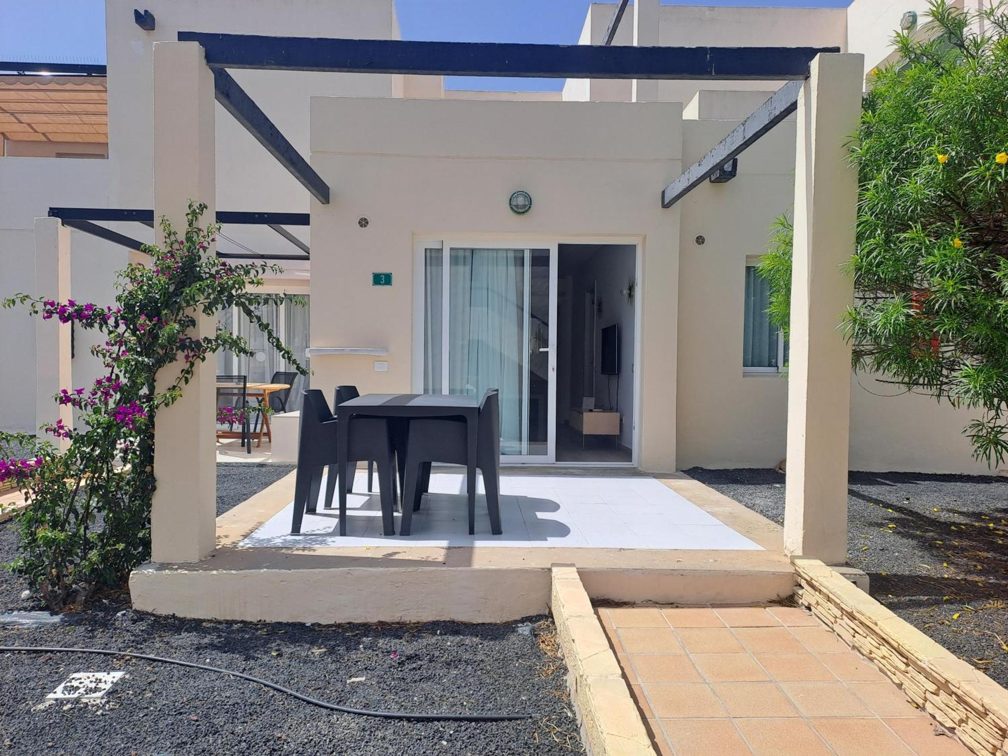 Homeforguest Apartamento 13 Con Terraza Y Piscina En Corralejo Ngoại thất bức ảnh